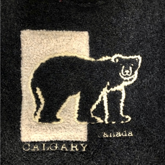Vintage 90s Boxy, Boucle Sweater, Calgary Canada Logo, Bear Applique, Sz… - Picture 3 of 8